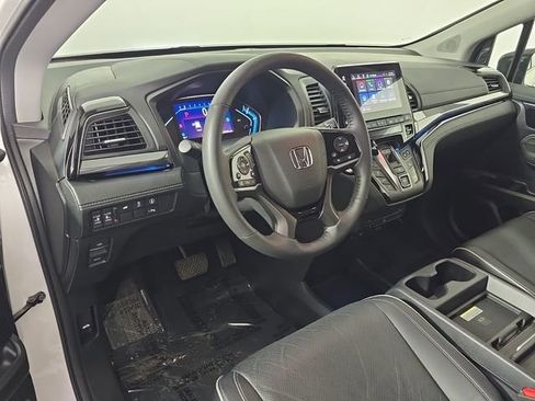 Used 2024 Honda Odyssey Elite image 4