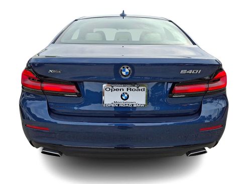 Used 2023 BMW 540i xDrive w/ Premium Package AWD/4WD image 5