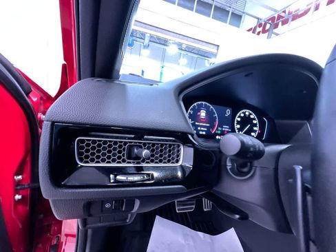 Used 2025 Honda Civic Sport image 16