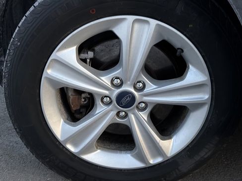 Used 2015 Ford Escape SE image 20