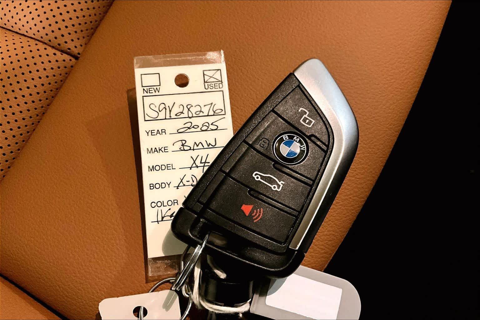Used 2025 BMW X4 xDrive30i w/ Premium Package AWD/4WD image 14