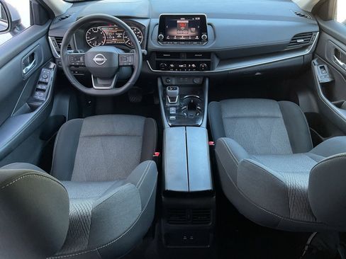 Certified 2025 Nissan Rogue SV image 20