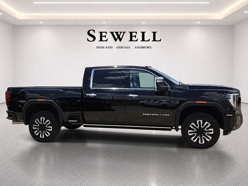 Used 2024 GMC Sierra 2500 Denali Ultimate w/ Max Trailering Package AWD/4WD image 5