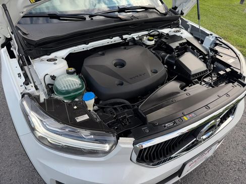 Used 2021 Volvo XC40 T4 Momentum FWD image 51