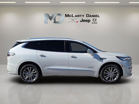 Used 2024 Buick Enclave Avenir w/ Avenir Technology Package image 6