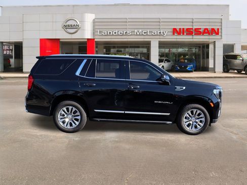 Used 2021 GMC Yukon Denali image 2