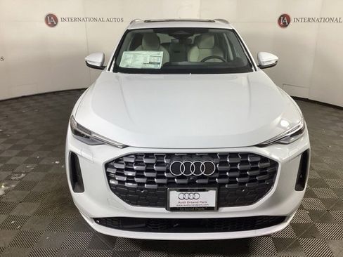 New 2025 Audi Q5 Prestige image 2