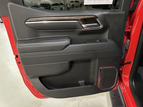 Used 2023 GMC Sierra 1500 Elevation image 23