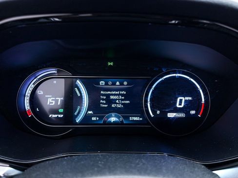 Certified 2022 Kia Niro EX image 30