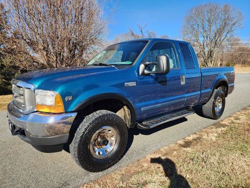 Used 2001 Ford F250 XLT image 2