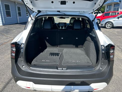 Used 2025 Nissan Kicks SR w/ SR Premium Package AWD/4WD image 24