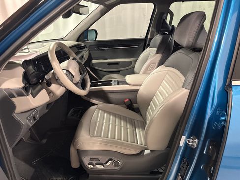 Certified 2024 Kia EV9 Land AWD/4WD image 3