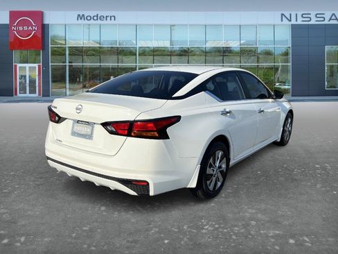Certified 2024 Nissan Altima 2.5 S FWD image 5