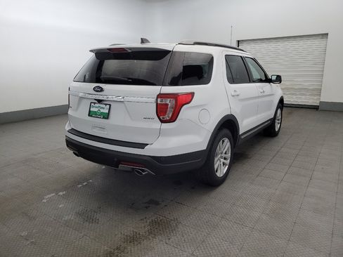 Used 2018 Ford Explorer XLT AWD/4WD image 9