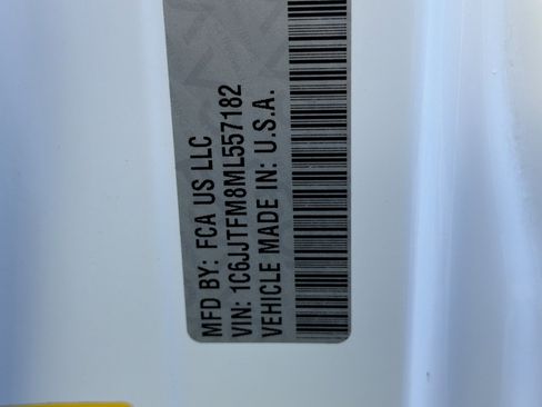 Used 2021 Jeep Gladiator Overland image 29