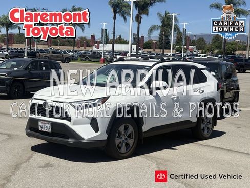 Certified 2025 Toyota RAV4 XLE w/ Convenience Package FWD image 1