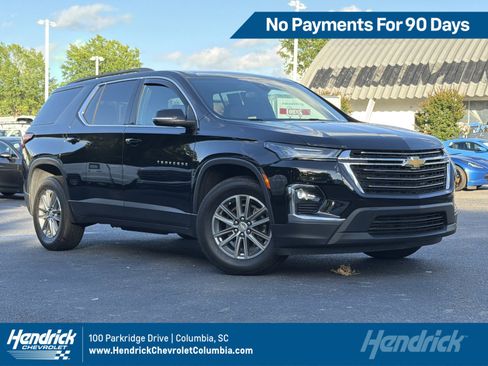 Used 2023 Chevrolet Traverse LT FWD image 1