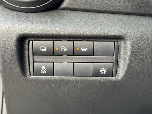 Used 2024 Nissan Versa S w/ Trunk Package image 25