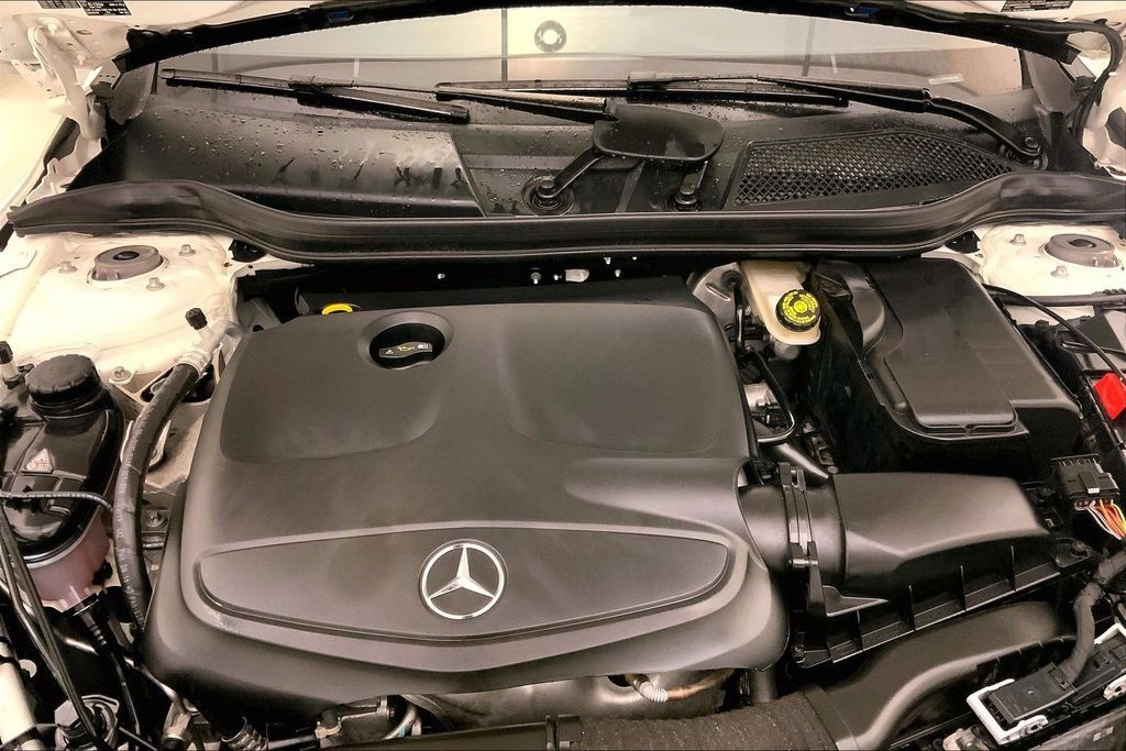 Used 2019 Mercedes-Benz GLA 250 4MATIC image 9