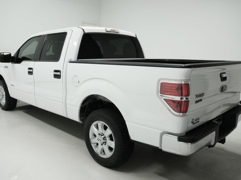 Used 2014 Ford F150 XLT w/ XLT Chrome Package image 5