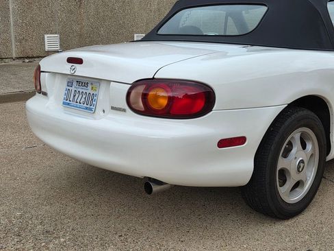 Used 1999 MAZDA MX-5 Miata image 18