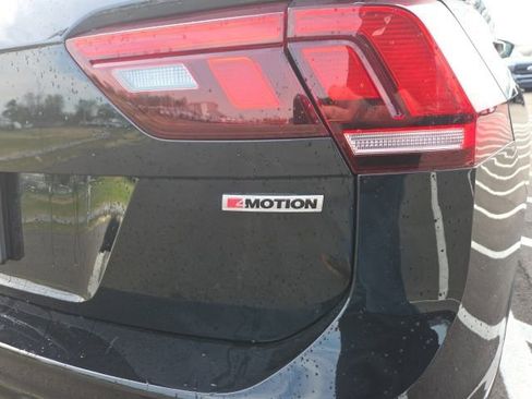 Used 2019 Volkswagen Tiguan SE image 10