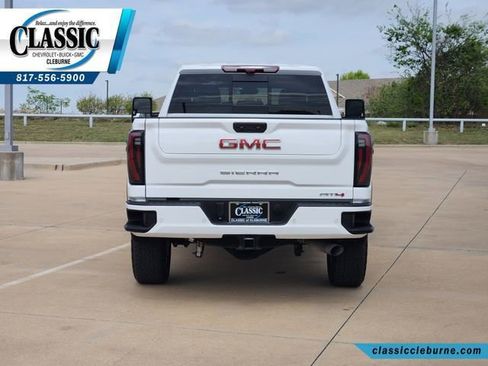 Used 2025 GMC Sierra 2500 AT4 w/ AT4 Premium Plus Package AWD/4WD image 9