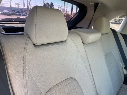 Used 2023 Honda HR-V LX image 16