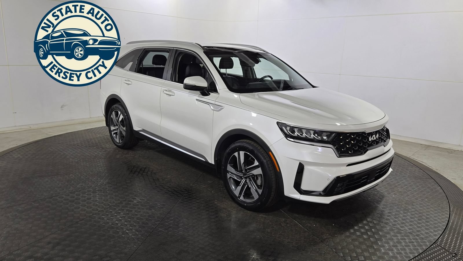 Used 2022 Kia Sorento EX w/ Panoramic Sunroof Package AWD/4WD image 9