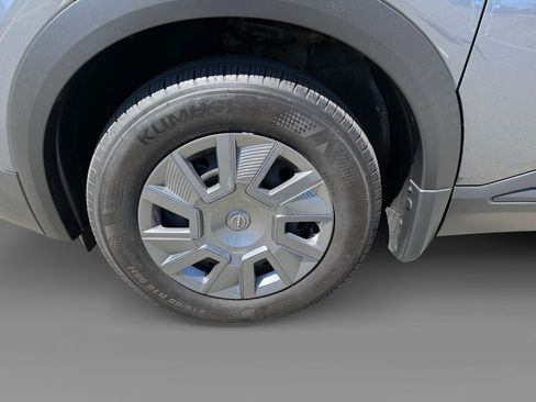 Used 2025 Nissan Kicks S AWD/4WD image 9
