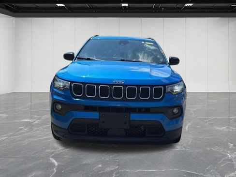 Used 2024 Jeep Compass Latitude AWD/4WD image 8