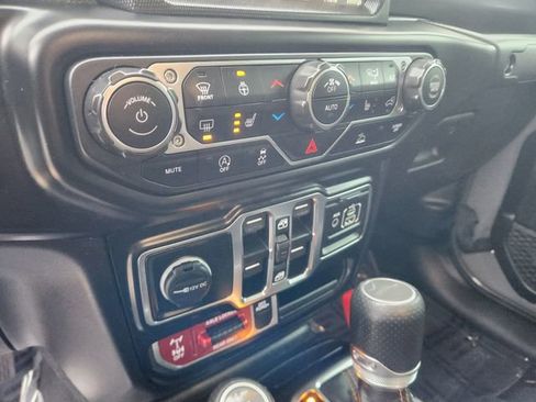 Used 2022 Jeep Gladiator Mojave w/ LED Lighting Group image 16