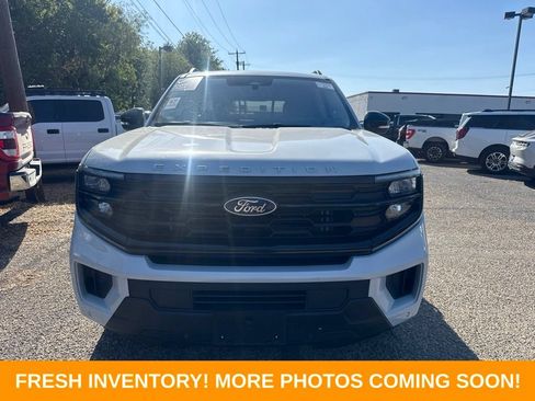 Used 2025 Ford Expedition Active AWD/4WD image 7