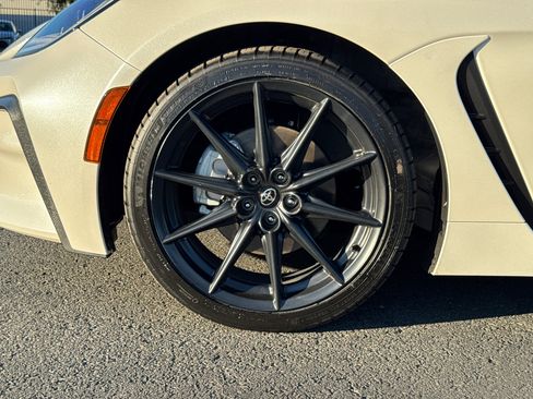 Certified 2022 Toyota GR86 Premium image 6