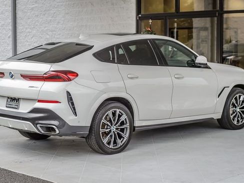 Used 2022 BMW X6 xDrive40i w/ M Sport Package image 9
