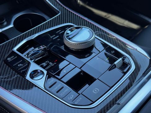 Used 2026 BMW X7 M60i image 47