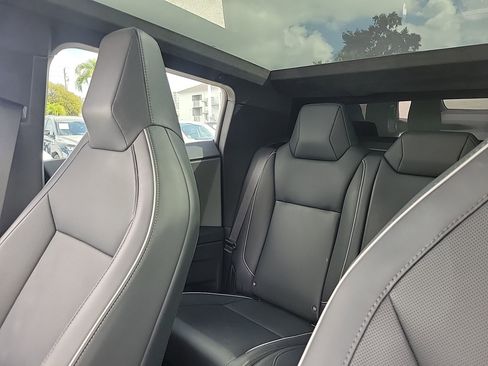 Used 2025 Tesla Cybertruck AWD Crew Cab image 26