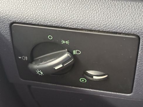 Used 2013 Ford Transit Connect XL FWD image 16