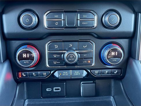 Used 2021 Chevrolet Suburban High Country image 19