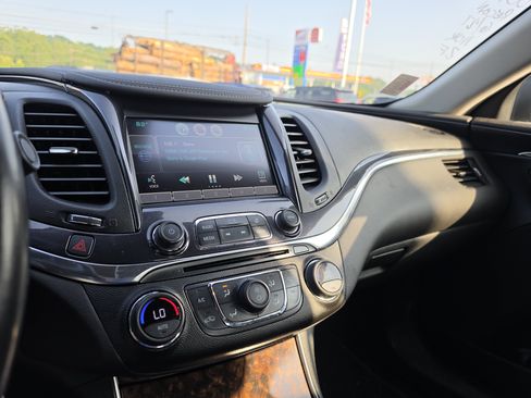 Used 2015 Chevrolet Impala LT w/ Convenience Package FWD image 23