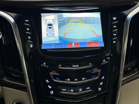 Used 2017 Cadillac Escalade ESV Premium Luxury image 18
