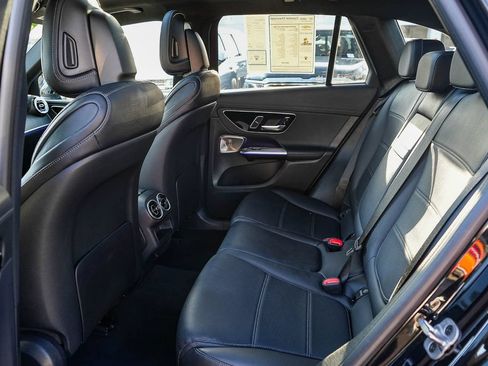 Used 2025 Mercedes-Benz GLC 300 image 18