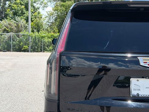 Used 2021 Cadillac Escalade ESV Sport w/ Driver Assist Tech Package AWD/4WD image 10
