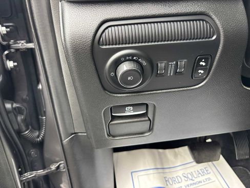 Certified 2024 Jeep Wagoneer L Series III w/ Flexible Seating Group image 26