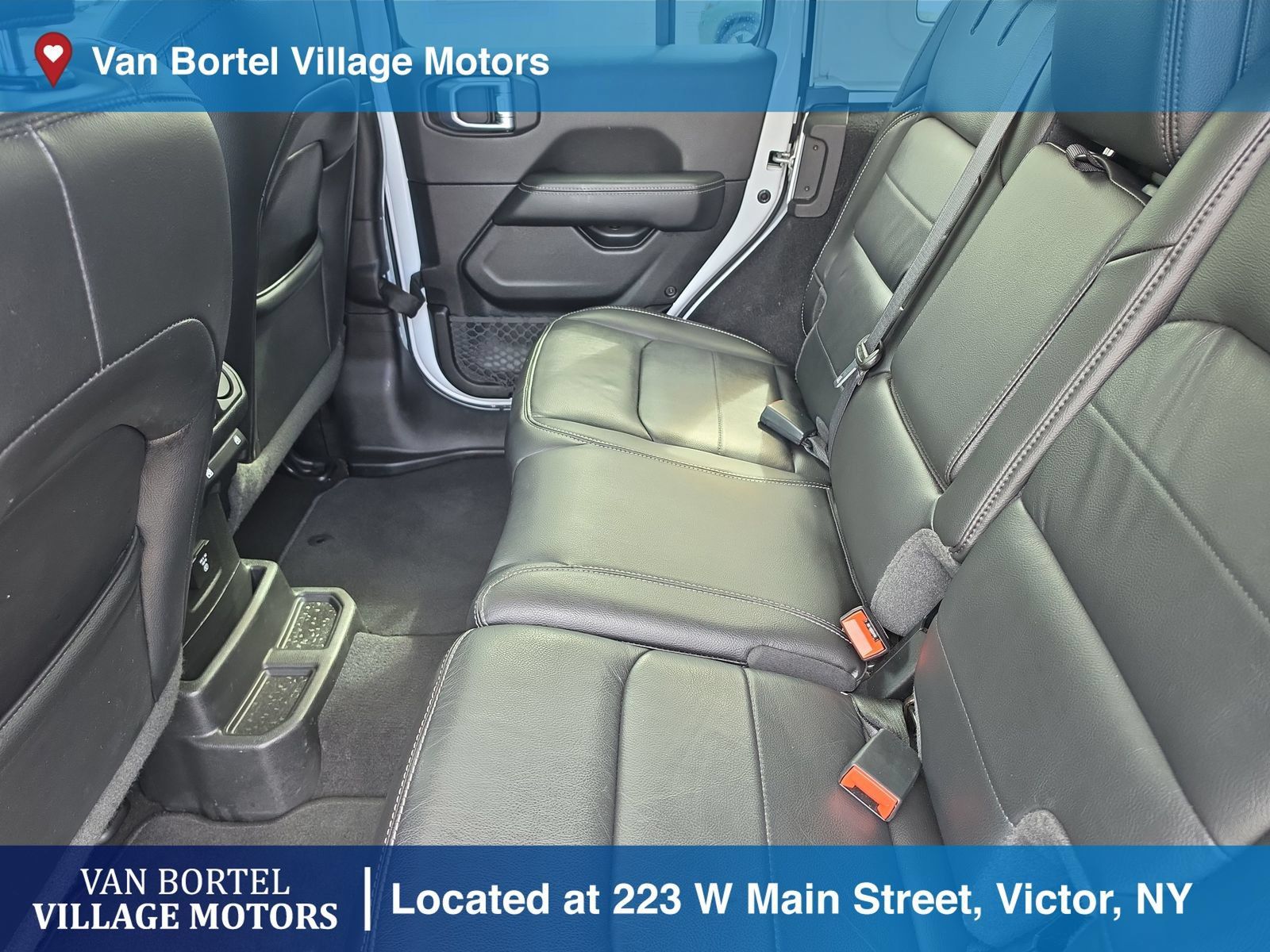 Used 2021 Jeep Wrangler Unlimited Sahara w/ Uconnect 4C Nav & Sound Group AWD/4WD image 22