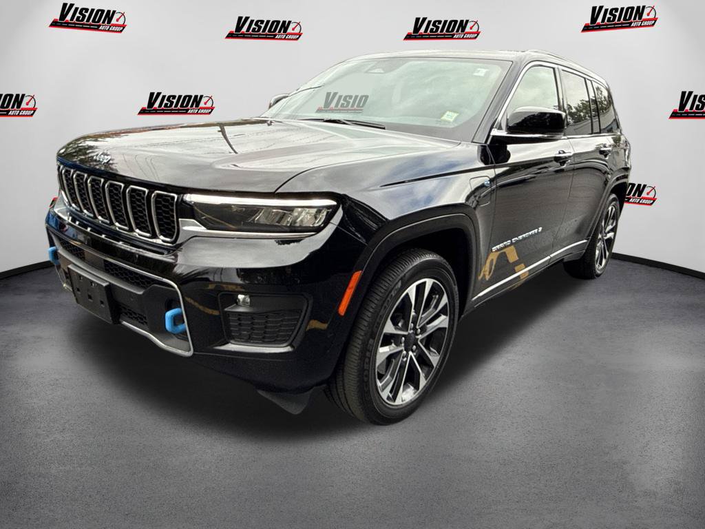 Used 2023 Jeep Grand Cherokee Overland w/ Luxury Tech Group IV AWD/4WD image 2