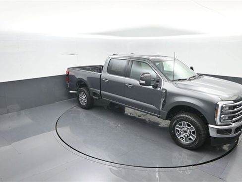 New 2026 Ford F250 Lariat w/ FX4 Off-Road Package image 15