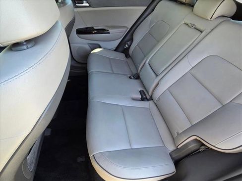 Used 2019 Kia Sportage EX w/ EX Premium Package FWD image 18