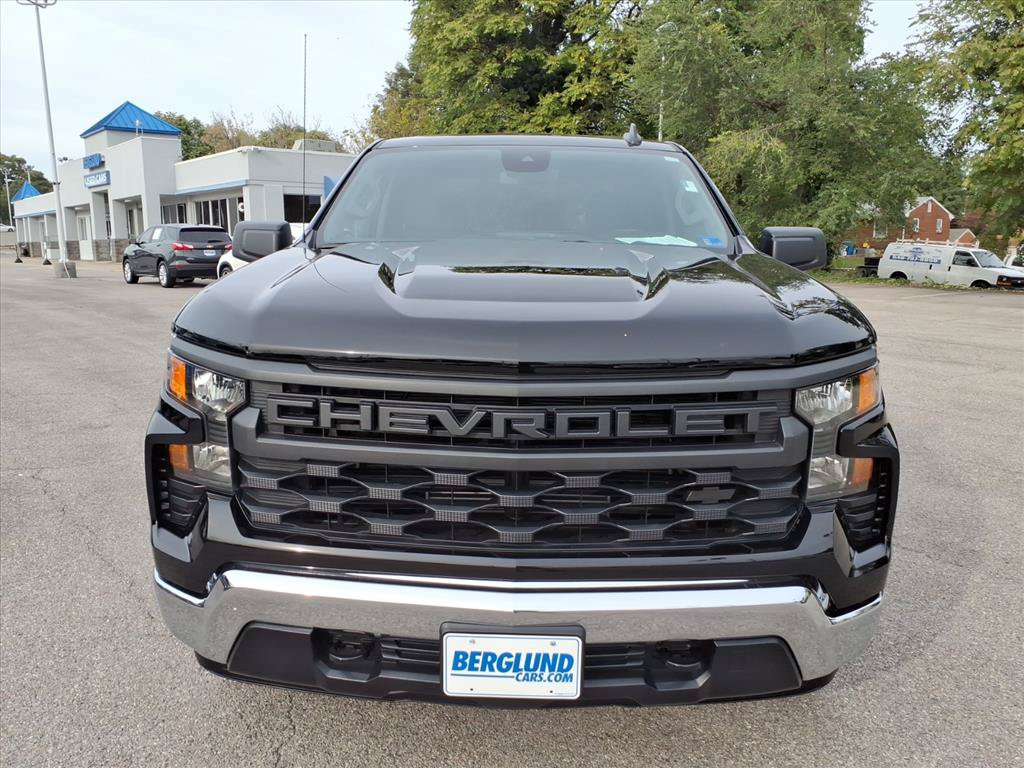 Used 2026 Chevrolet Silverado 1500 W/T AWD/4WD image 9