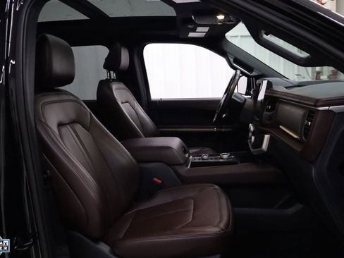 Certified 2024 Ford Expedition Limited image 36